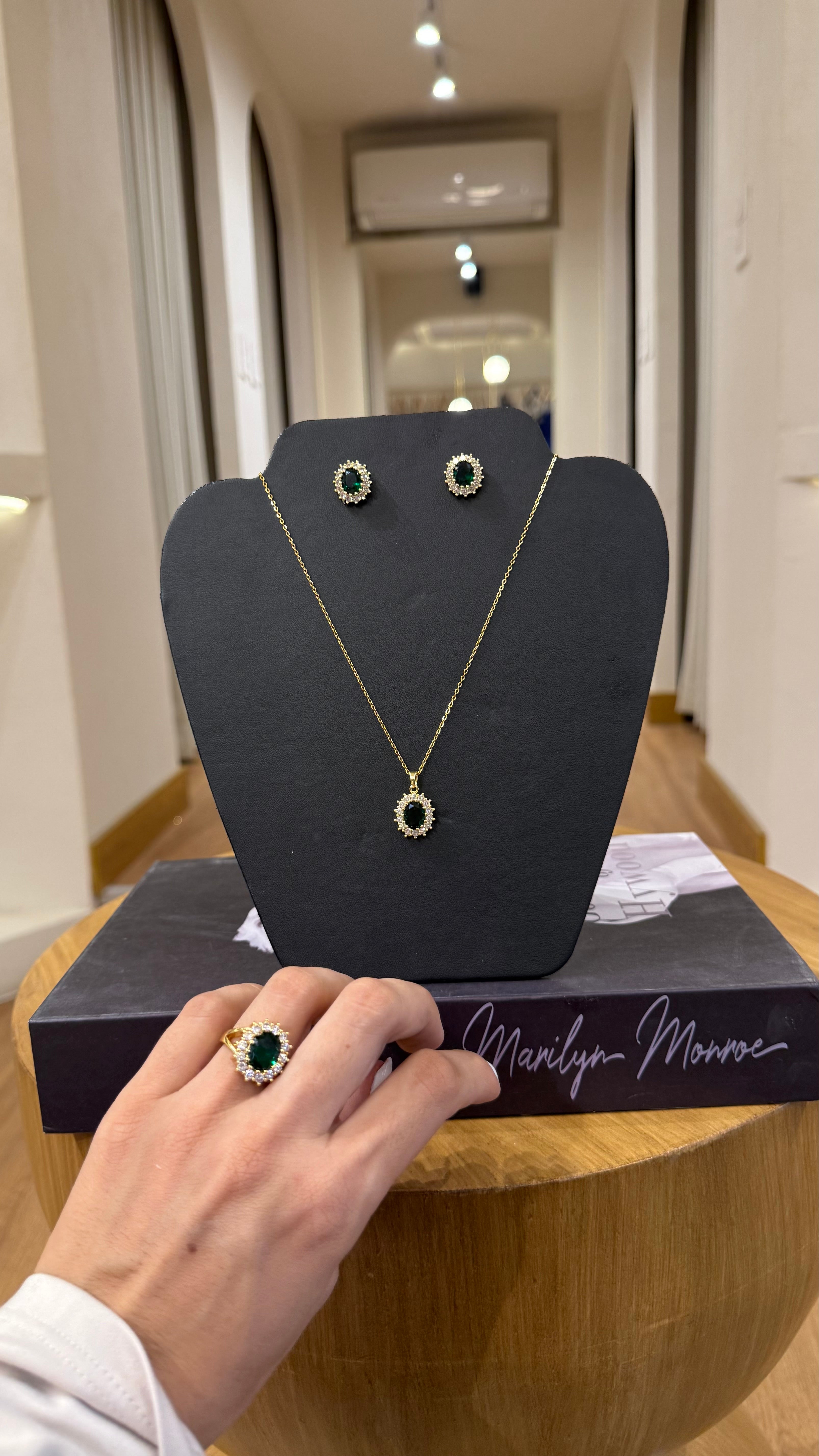 Collar Ania