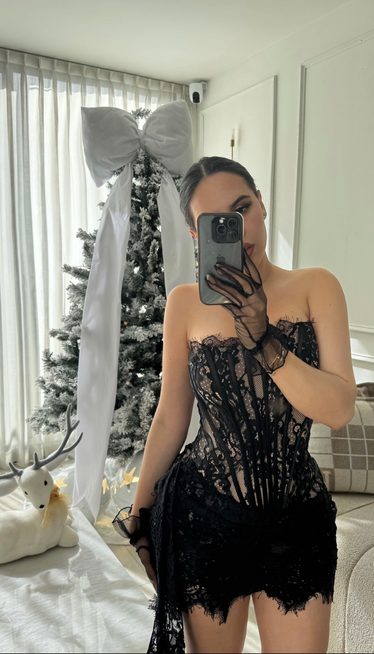 Vestido corto encaje negro