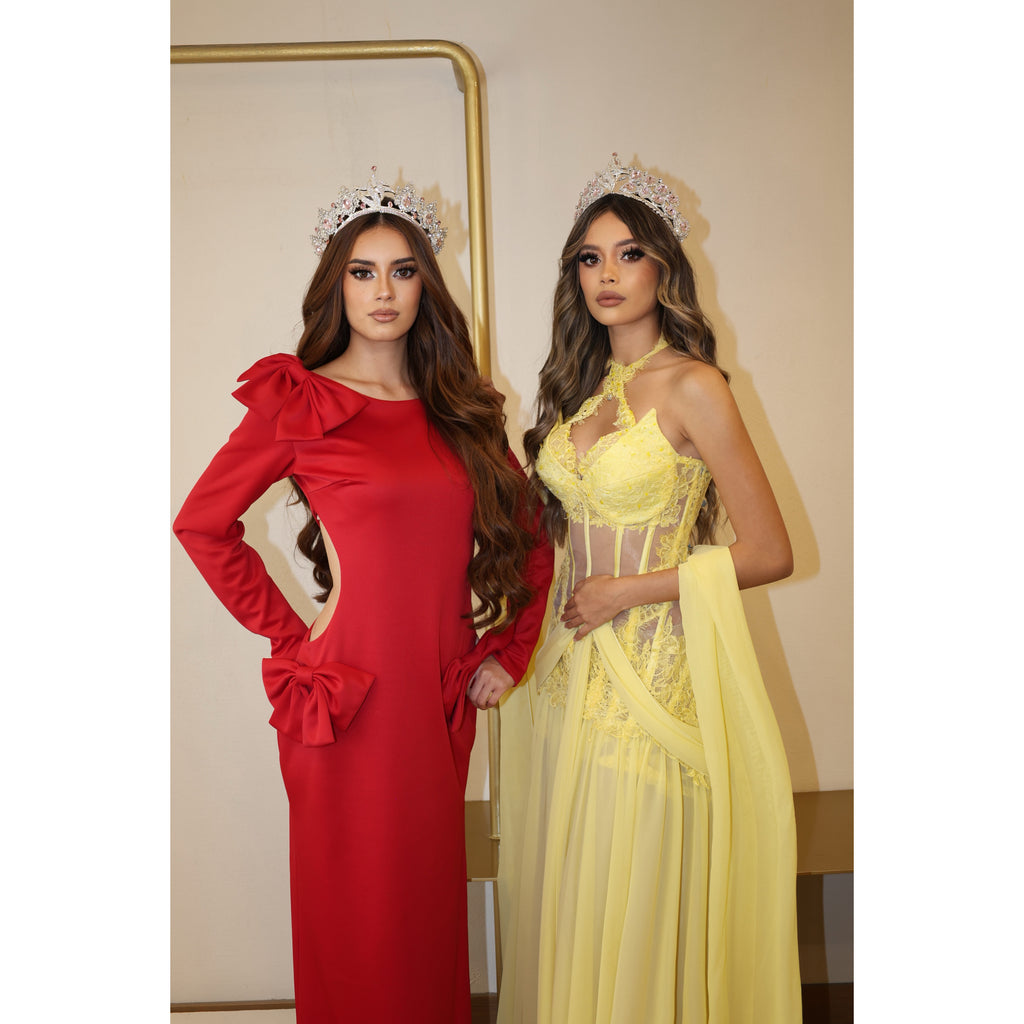 Modelo Moño Rojo y Modelo Isabel Renta